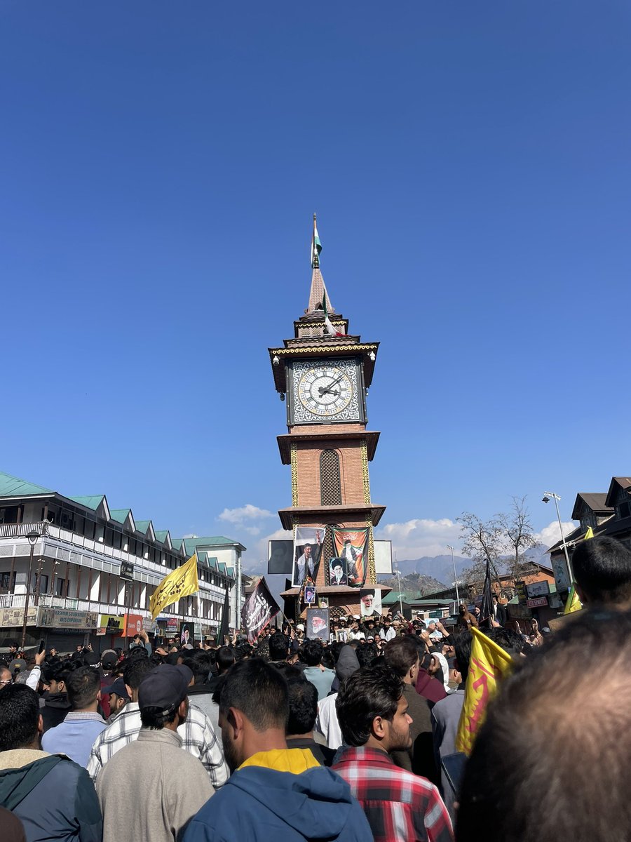 HyderBA41345586's tweet photo. Matam Barpa hogaya Kashmir Yateem hogaya https://t.co/mIiTDFQov7