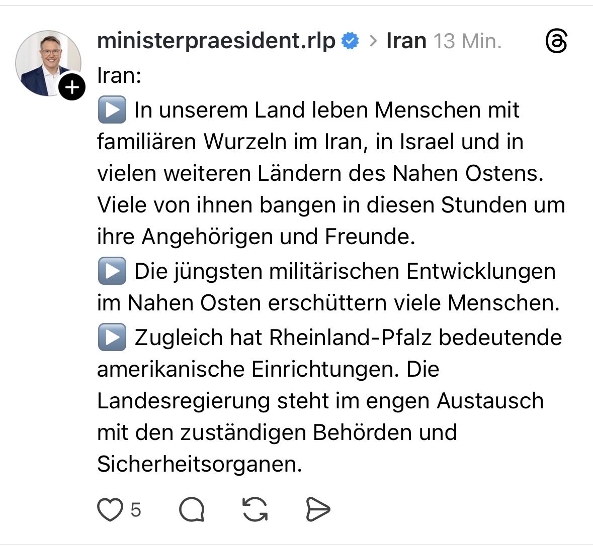 JoSteiniger's tweet photo. Dass SPD-#Schweitzer selbst zu den historischen Umwälzungen im #Iran nichts außer Allgemeinplätzen zu sagen hat, passt zwar zu seinem unpolitischen Politikstil, ist aber angesichts der aktuellen Lage selbst für ihn zu beliebig. https://t.co/x4vJclfwhb