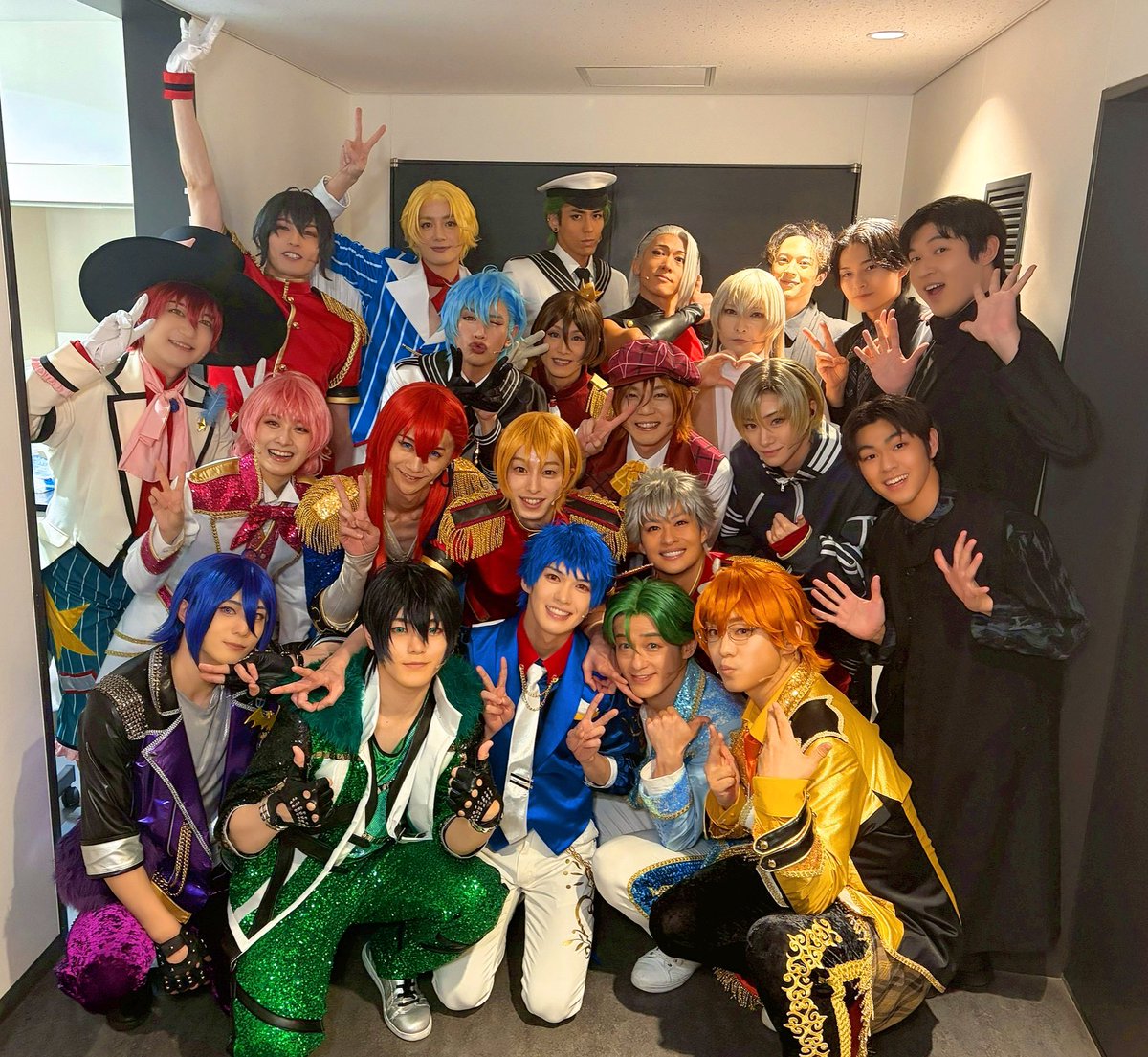 舞台「KING OF PRISM-Your Endless Call-み～んなきらめけ！キンプリ☆ツアーズ」

やったー！
走り切ったぞーーー！！！
最高だー！！！

ありがとうしか言えない。
好きしか言えない。

またみんなに逢える日まで。
プリズムの煌めきは〝絶対に〟消えない！

#舞台キンプリ
#ブタキン