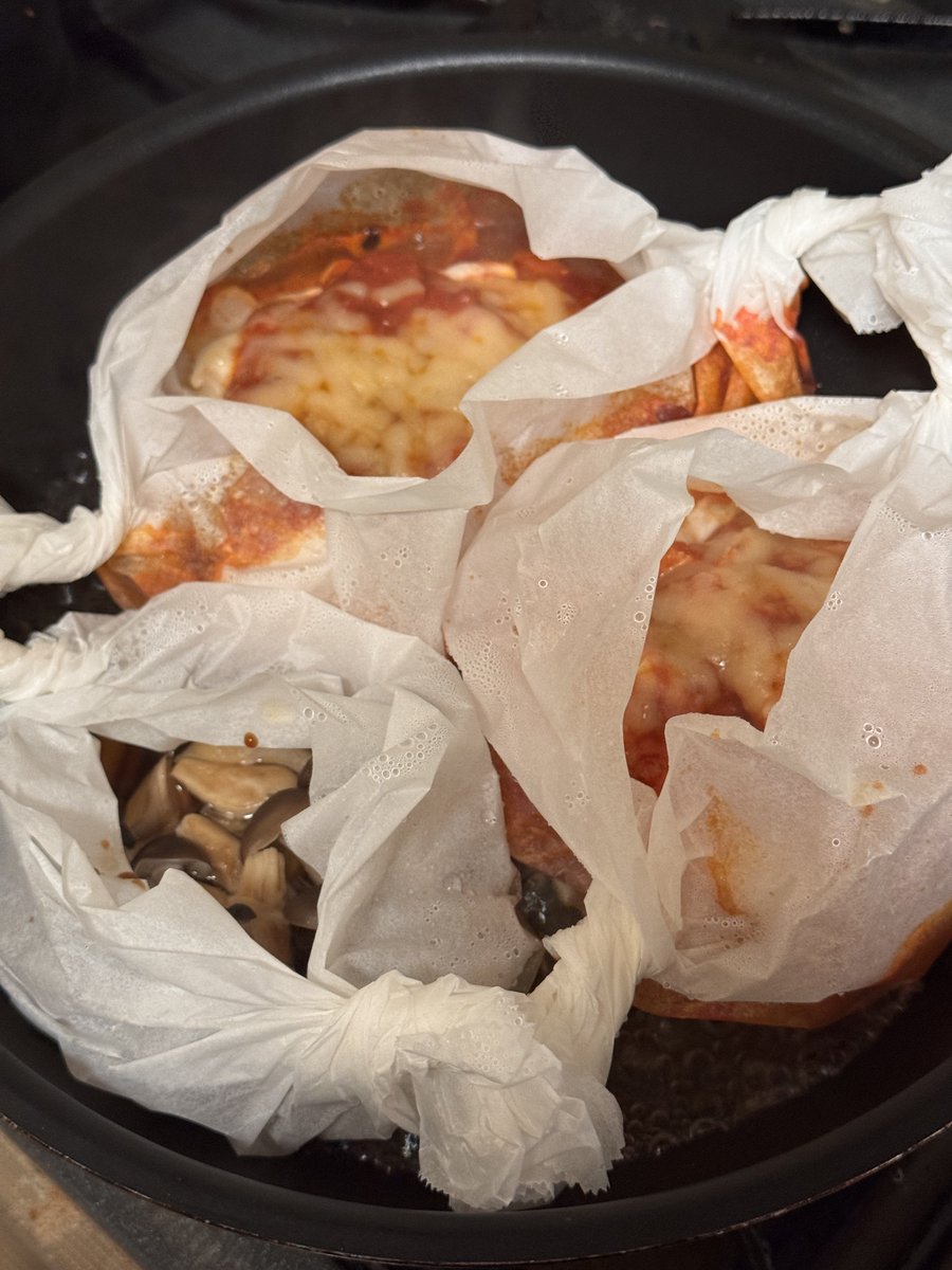 ハンバーグも作れなかった私が鶏のトマト蒸しを作れるまでに成長した
入れて蒸すだけなんやけどな