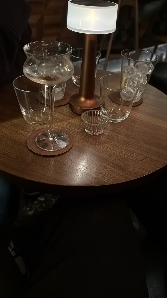Cashmaster05's tweet photo. Zahlt mir die drinks von gestern #findom #couplefindom #cashmaster https://t.co/EE3iB9h02I