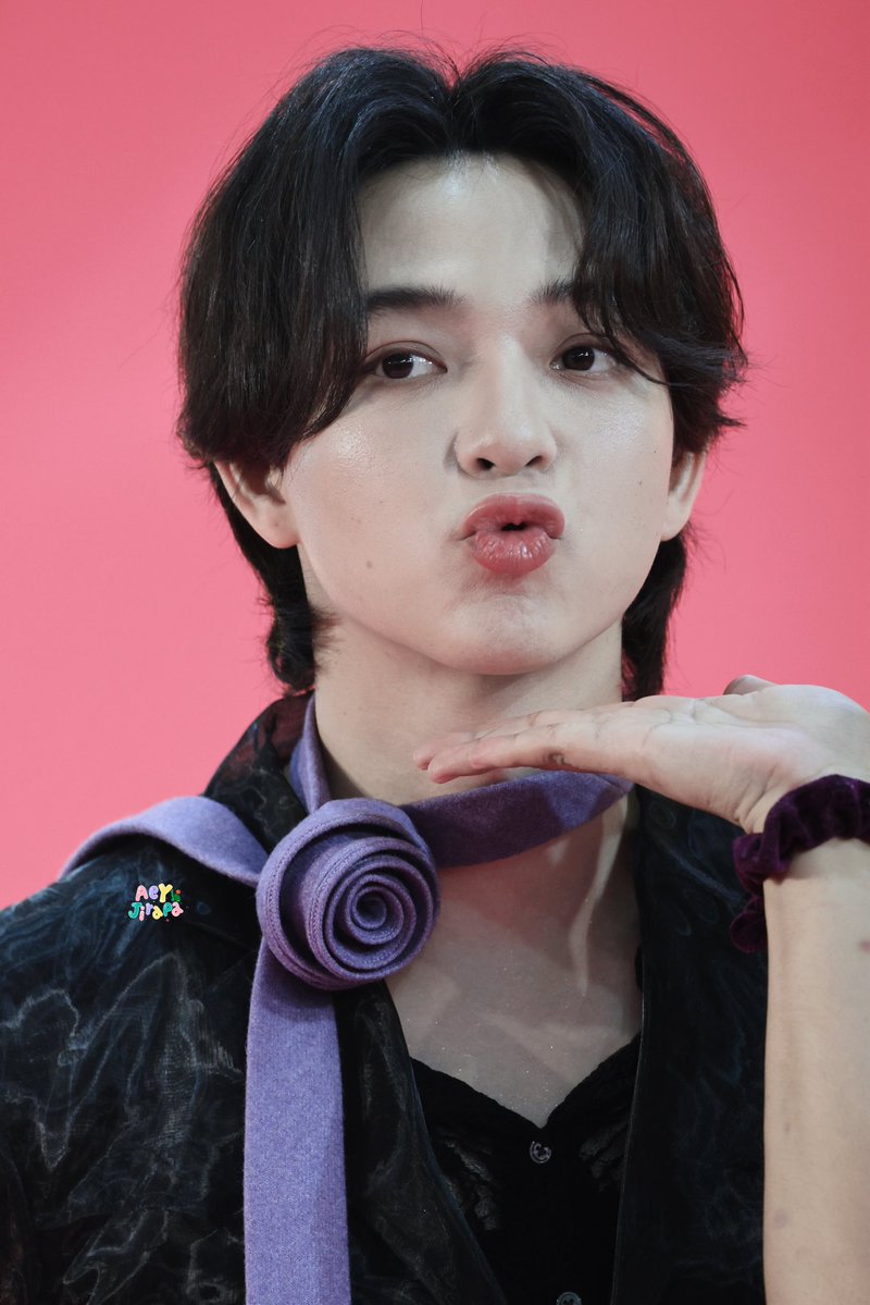 วันนี้แมะไม่ชมลูกว่าหล่อนะ 
เพราะวันนี้บาสสวยมาก

BBAS TOPS OF BEAUTY

#KissMyBodyWithBas <a href="/basjtr/">นอนอร์ธ น้องเด๋อเดอะซุย</a> 
#ตัวหอมจนน่าคิสไปกับบาสหัสณัฐ 
#KissMyBodyxBasxTops