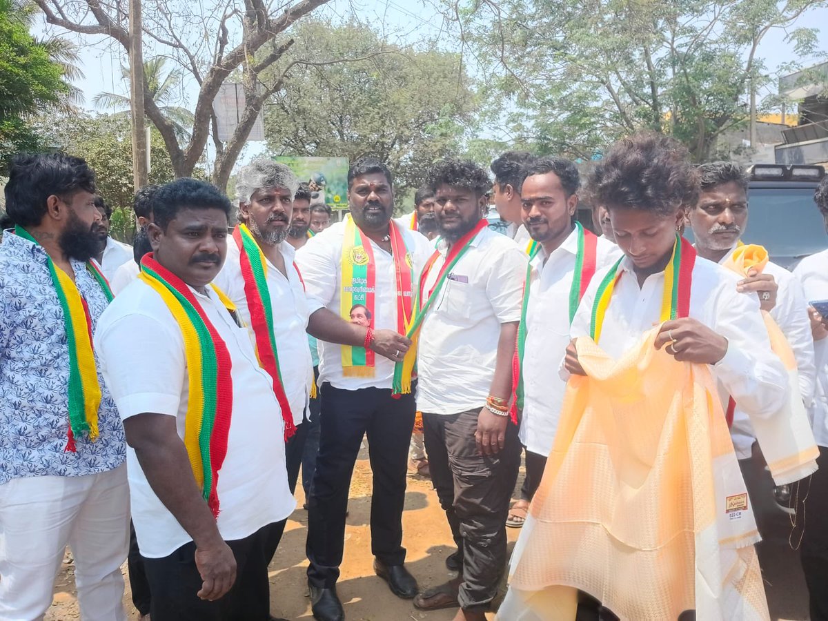 தமிழக வாழ்வுரிமைக் கட்சியின் தலைவர் அண்ணன் <a href="/VelmuruganTVK/">Velmurugan.T</a> அவர்களின் போராட்டத்தாலும் போர் குணத்தாலும் ஈர்க்கப்பட்டு செங்கல்பட்டு மாவட்டம் செய்யூர் தொகுதி பவுஞ்சூர் கிராமத்தில் நடைபெற்ற தமிழக வாழ்வுரிமைக் கட்சியின் இணைப்பு விழா சிறப்பாக நடைபெற்றது.

இந்த நிகழ்ச்சி செங்கல்பட்டு