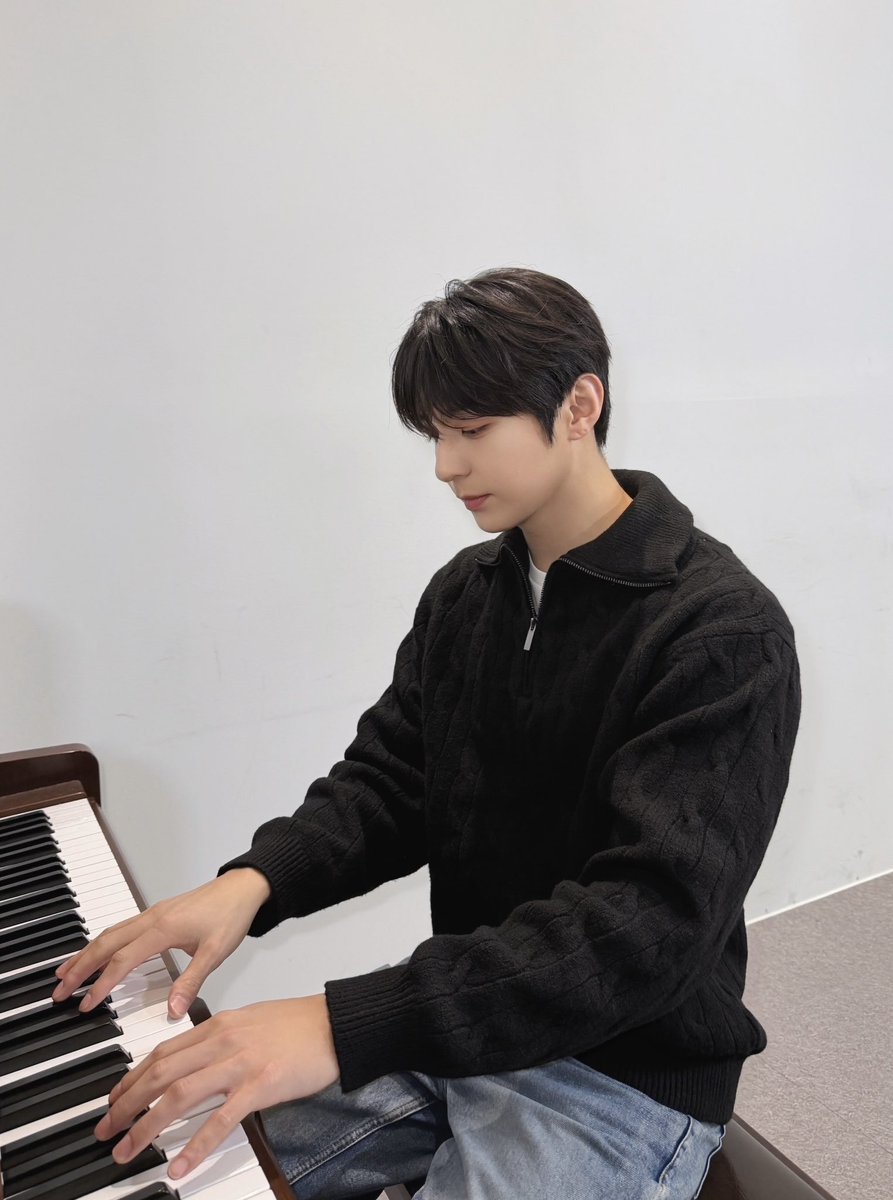 yun_n_OFFICIAL's tweet photo. [📸] 260301 최성윤(CHOI SUNG YUN) 1st Single Album [AURORA] 발매 기념 팬사인회 안내 [ARAISE] 완료✔️

향수 뿌리지마~ 니스한테 더 반한단 말이야 😍
니스와의 특별한 추억을 쌓은 오늘 하루도 즐거웠습니다!
성윤이 생각하면서 내일도 와이팅 💪

#최성윤 #CHOISUNGYUN #AURORA https://t.co/CaQLOBVaT0