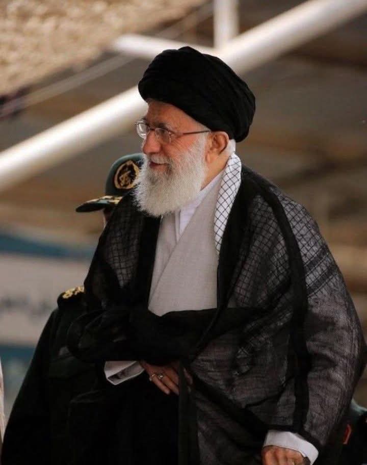 من يرقص فرحاََبأستشـ.ــهاده، فليذهب ليتأكدمن هو ابوه! 
#Iran 
#خامنئي