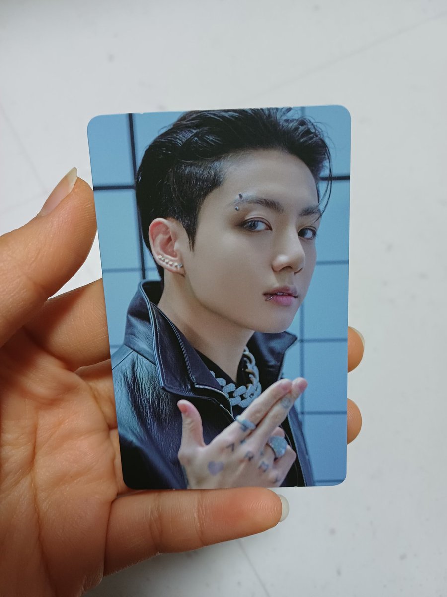 wbdodgeoeo's tweet photo. BTS PROOF ALBUM JK PHOTOCARD
정국 포카 2500won 
DM please! https://t.co/RmgQakU6vC