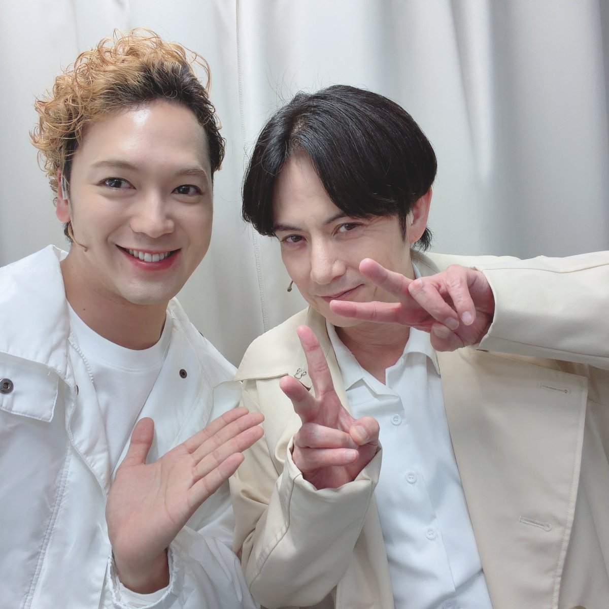y_yuki0305's tweet photo. 絵本朗読LIVE「星の王子さま」
全公演ありがとうございました🥺🍀‼️
キツネを演じられて本当幸せでした🥹
あつにいとの共演は一生忘れられない思い出です😊
#絵本朗読LIVE
#星の王子さま https://t.co/VPVzmFa6rq