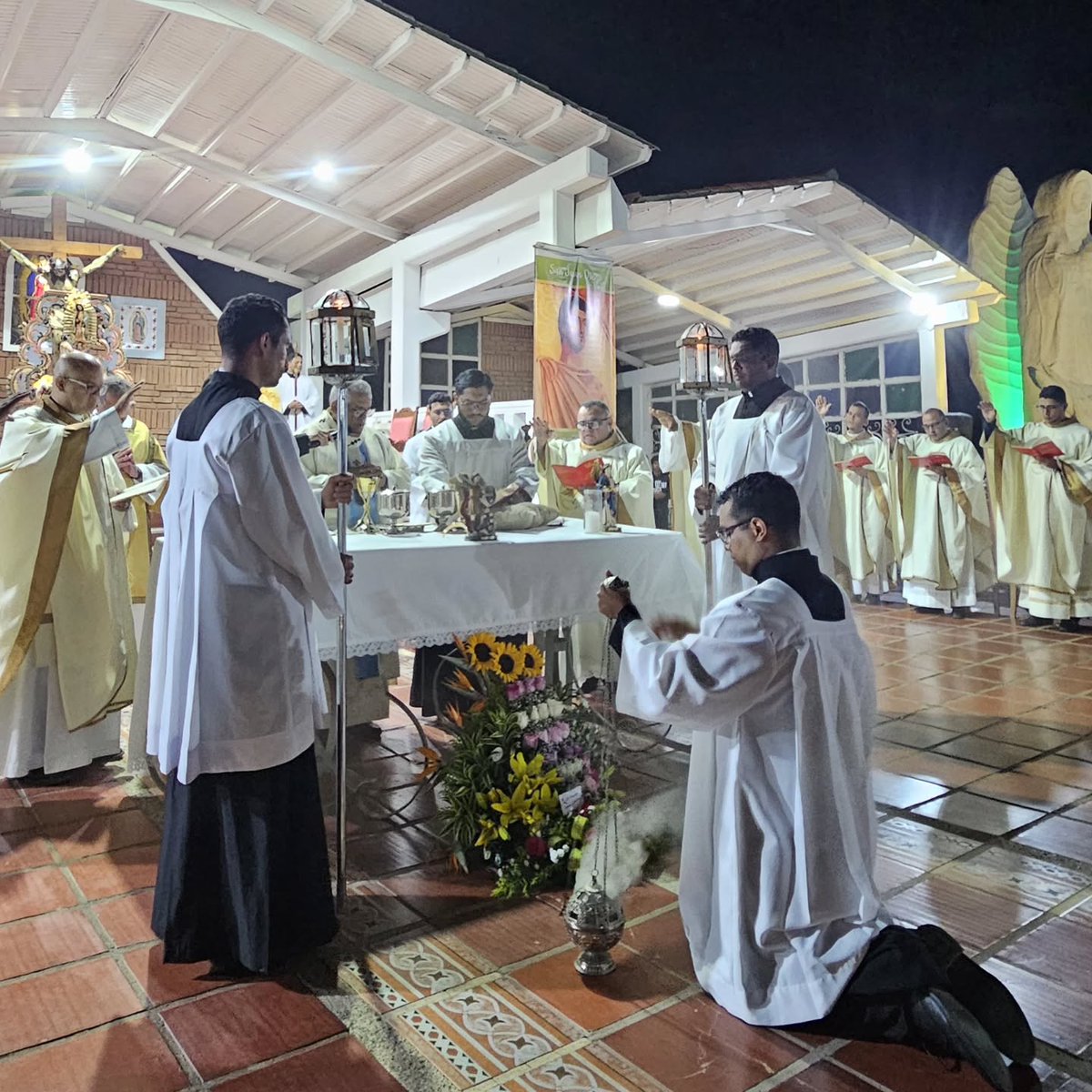 Iglesia arquidiocesana de Coro celebra 303 años del Hallazgo del lienzo de Ntra. Sra de Guadalupe de El Carrizal.
La Basílica Menor - Santuario Mariano se vistió de gala para celebrar más de tres siglos de presencia guadalupana, la morenita amada, patrona del estado Falcón.