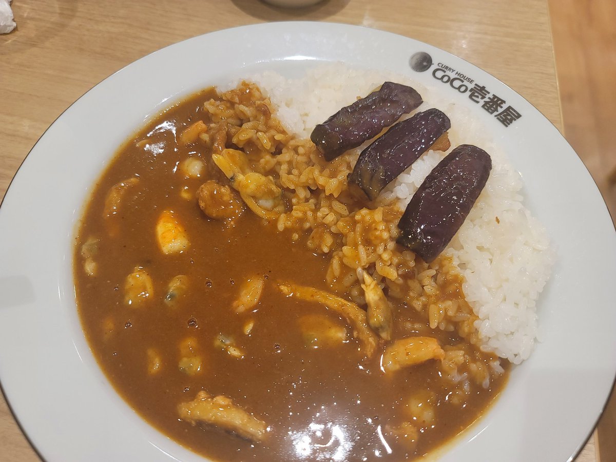 hateb_bosyu's tweet photo. CoCo壱のナス、小さすぎて４度見したわ。 https://t.co/xmWiDmr7IU