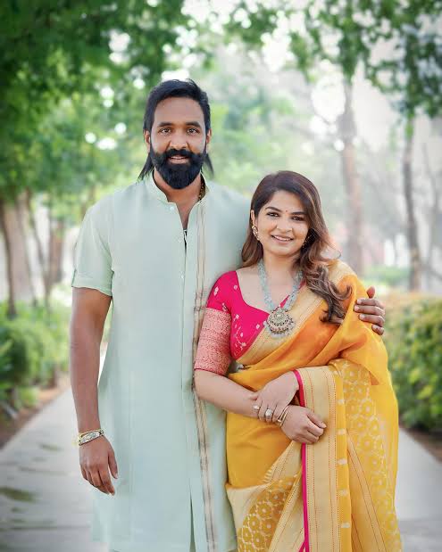 Every anniversary is a gentle reminder of the joy your relationship brings. Happy anniversary! 💐

<a href="/iVishnuManchu/">Vishnu Manchu</a> garu <a href="/vinimanchu/">Viranica Manchu</a> garu 

#VishnuManchu #ViranicaManchu