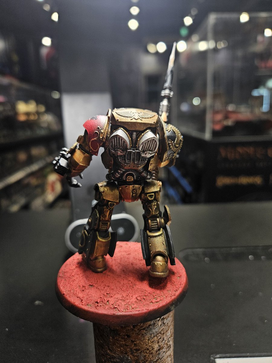 competerding's tweet photo. Contemptor-Achillus painted dreadnought, my first custodes'unit painted @WHSCafeTokyo 
#warhammer40k https://t.co/0jyXKsoHZb