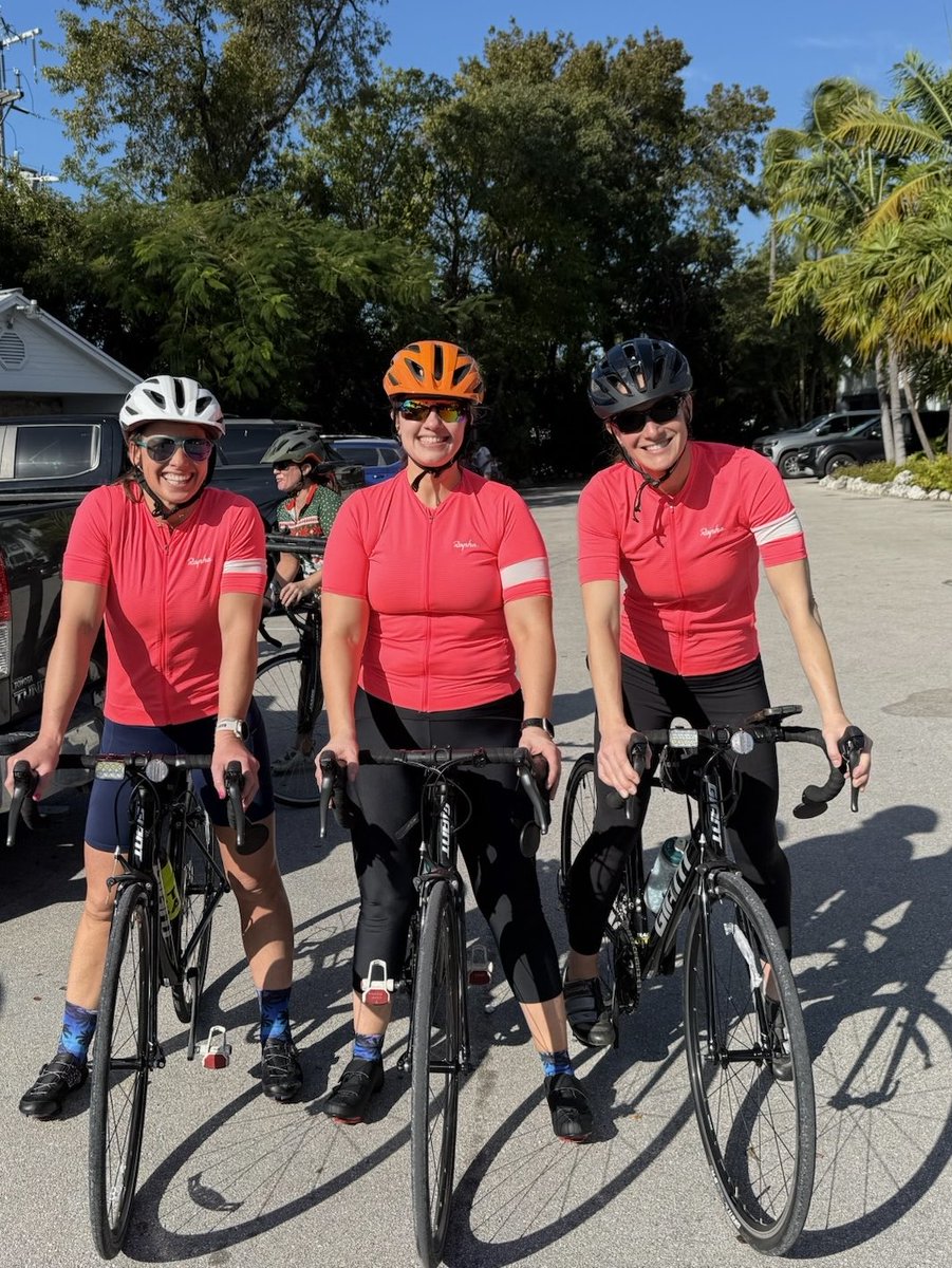 RosenbergerMd's tweet photo. 3️⃣ roomies.2️⃣days.1️⃣0️⃣0️⃣miles. 🚴‍♂️🌊 Key Largo to Key West! ✅ Chased the horizon across bridges, turquoise water 🏝️ , sunshine☀️, and adventure in every mile. Just like old times! 🚲#KeyLargoToKeyWest #CenturyRide #FebruaryFun https://t.co/QqLhN5OYuQ