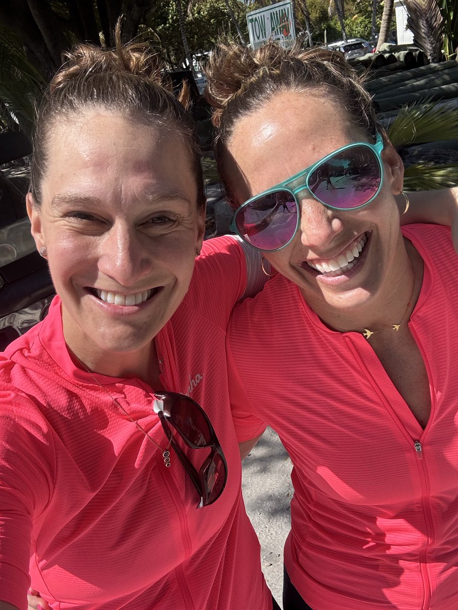 RosenbergerMd's tweet photo. 3️⃣ roomies.2️⃣days.1️⃣0️⃣0️⃣miles. 🚴‍♂️🌊 Key Largo to Key West! ✅ Chased the horizon across bridges, turquoise water 🏝️ , sunshine☀️, and adventure in every mile. Just like old times! 🚲#KeyLargoToKeyWest #CenturyRide #FebruaryFun https://t.co/QqLhN5OYuQ