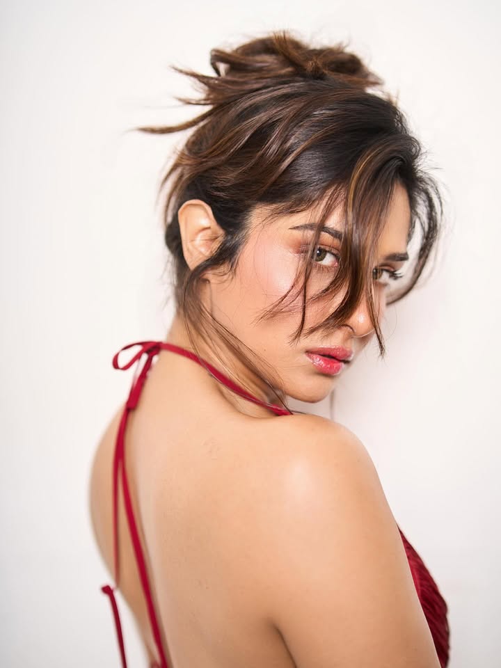 Actress_Club's tweet photo. 🎯 #NehaKhanThread

#Actress #NehaKhan New Look https://t.co/6WlXkBKN1E