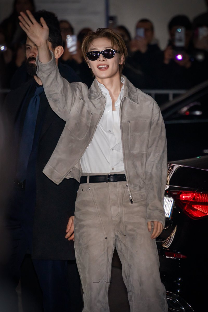 ___2882___ tweet media