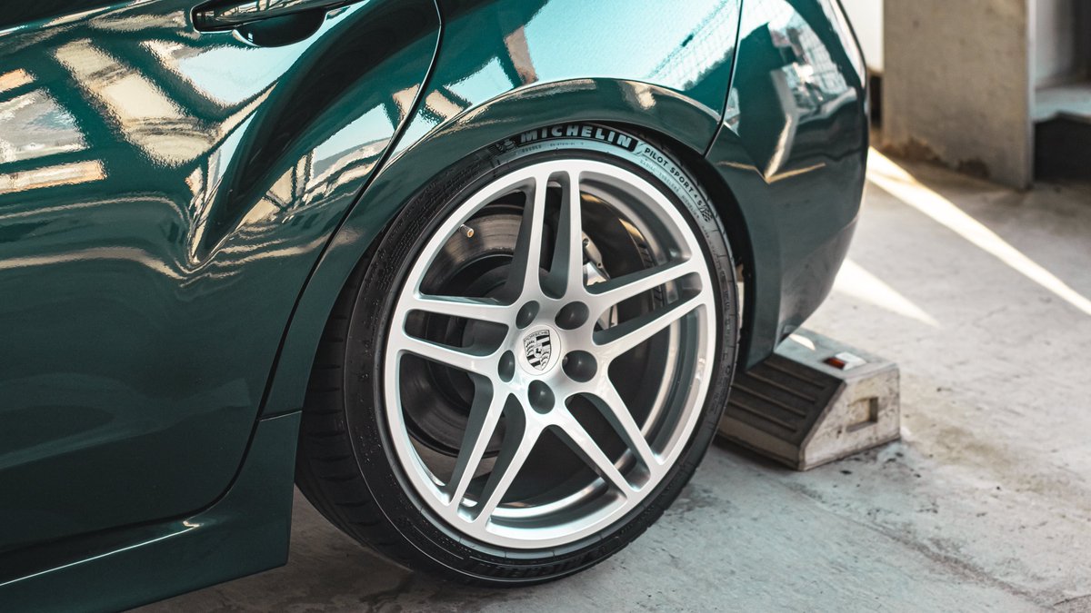 コマツ tweet media