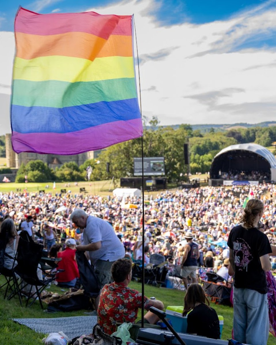Leeds Castle Concert tweet media