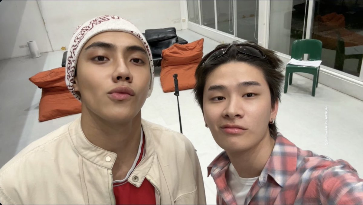 # ท้ายตี๋ใต้ # โคตรซิ่ง # โชคร้ายพี่ซ้ายคู่ # เมะยกกำลังสอง # หน้าตี๋หน้าคม # เมะขี้หึง # ไม่โสดทั้งคู่ # อย่าจีบ # แฟนสวย