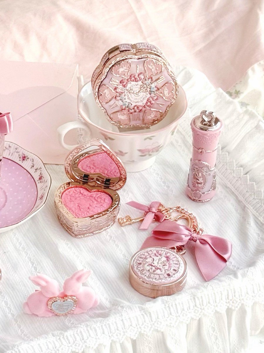 バニーガーデンの片隅に、甘い夢がゆっくり咲き誇る☁️🎀 #フラワー