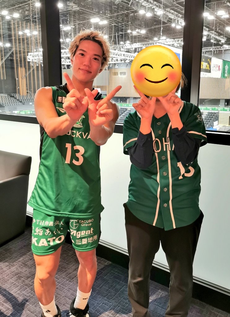 maru_basket_fun's tweet photo. #EXGREEN
今回のグリーンな戦いは連敗となってしまいましたが、強敵に最後まで懸命に食らいつくエクセレンスの選手たちの姿はとても激熱でした！

グリーンな推しもグリーンなマスコットたちも大好き！
目指せPO上位進出🔥グリーンなホームでみんなで戦いたい！！ https://t.co/Yo1ayinGCr