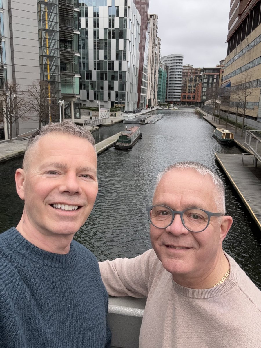 Foxes Afloat tweet media