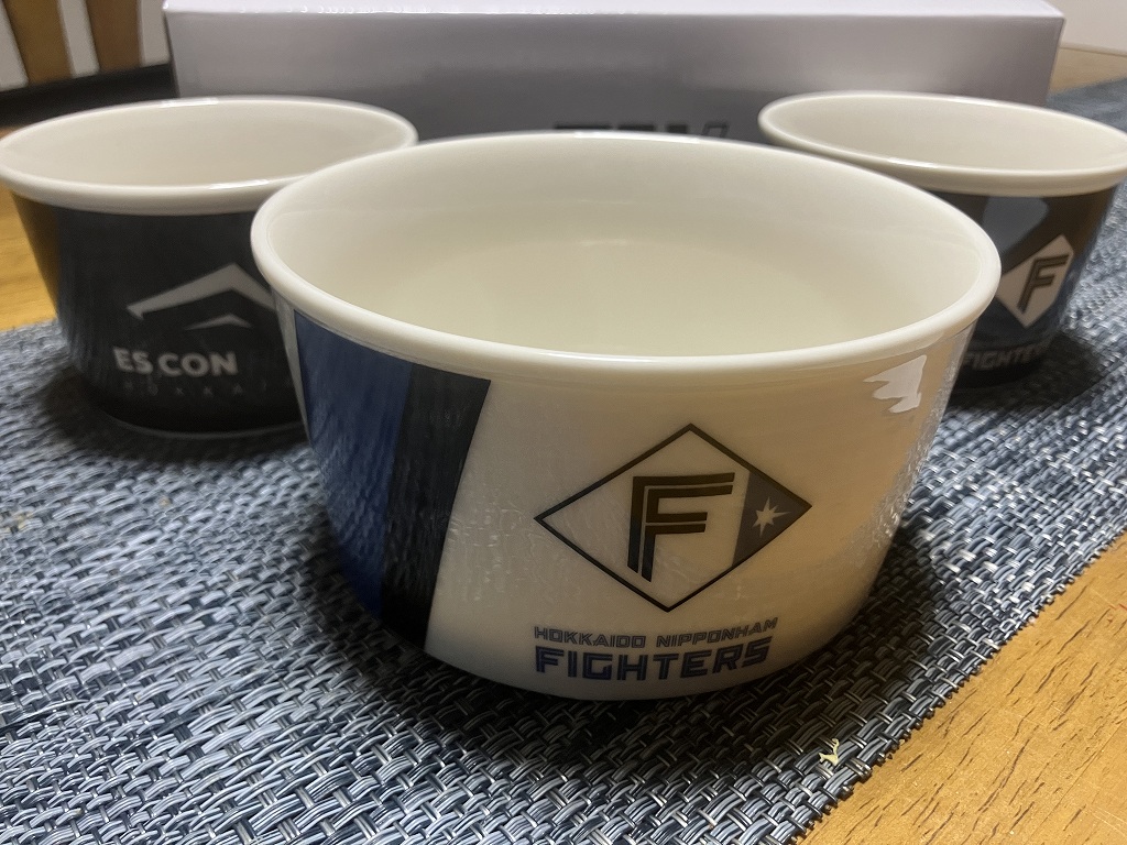 おうちでえふめし食器2セット＋デジタル時計 ファイターズFA入会特典2026年