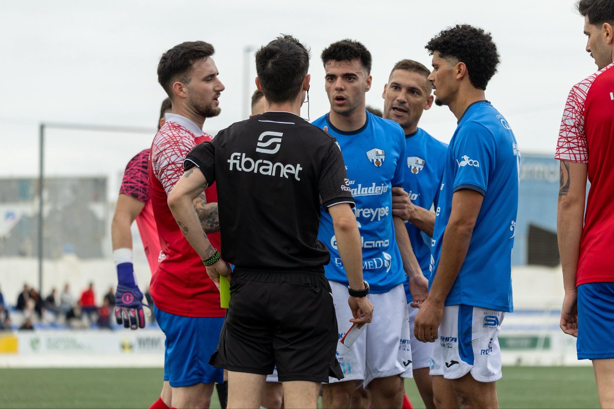 sanjaviercf's tweet photo. #SanJavierAlcantarilla | 

⌚️46’ | Arranca la segunda mitad en el #EstadioPitín de San Javier. 

#SeguirSoñando 💙🤍

@sanjaviercf 1 🆚 2 @AlcantarillaFC 

@_gaphoto_ 📸 https://t.co/FeDY14hC5o