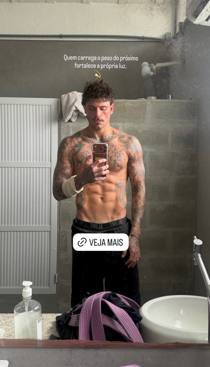 𝘥𝘢𝙣𝙞𝙡𝙤. tweet media