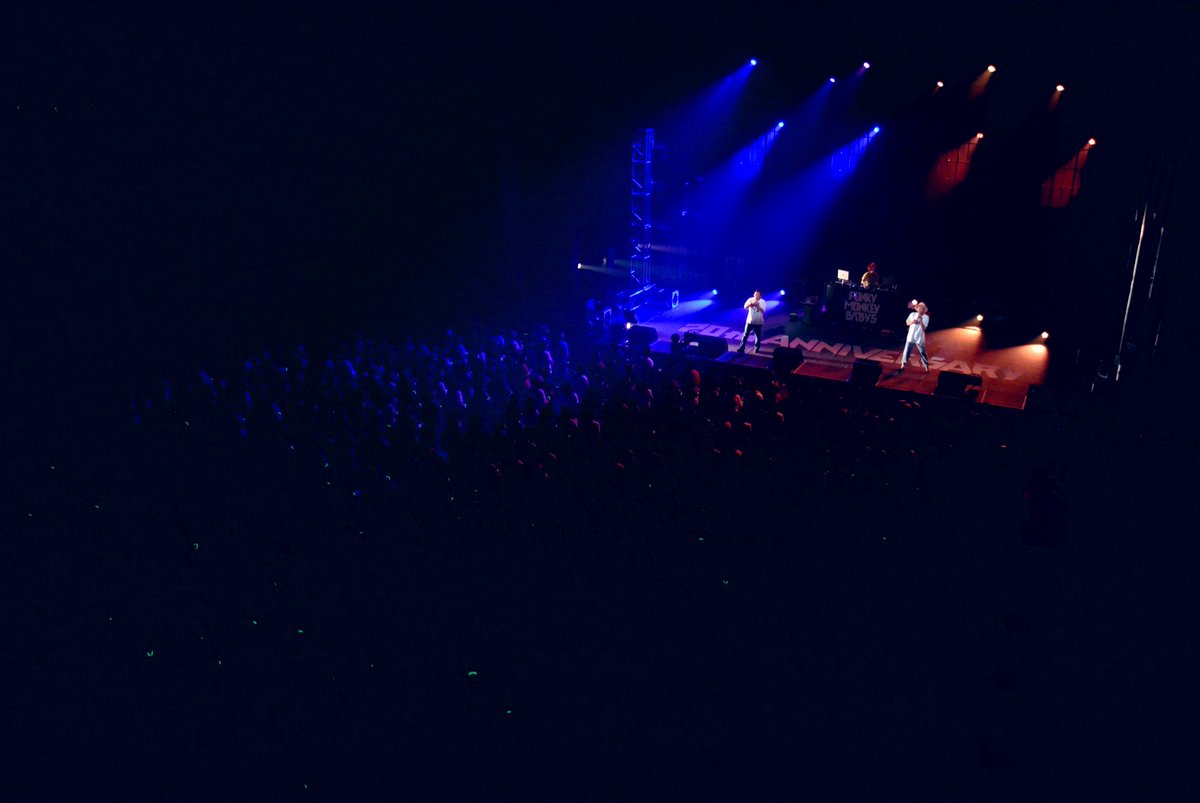 fmb_monkiti's tweet photo. 20thツアーそのまんま東へ西へ20ヶ所目〜◎岡山〜◎ 最高でした〜◎来てくれた皆さん本当ありがとう〜◎ https://t.co/LX0Tq7Ppkt