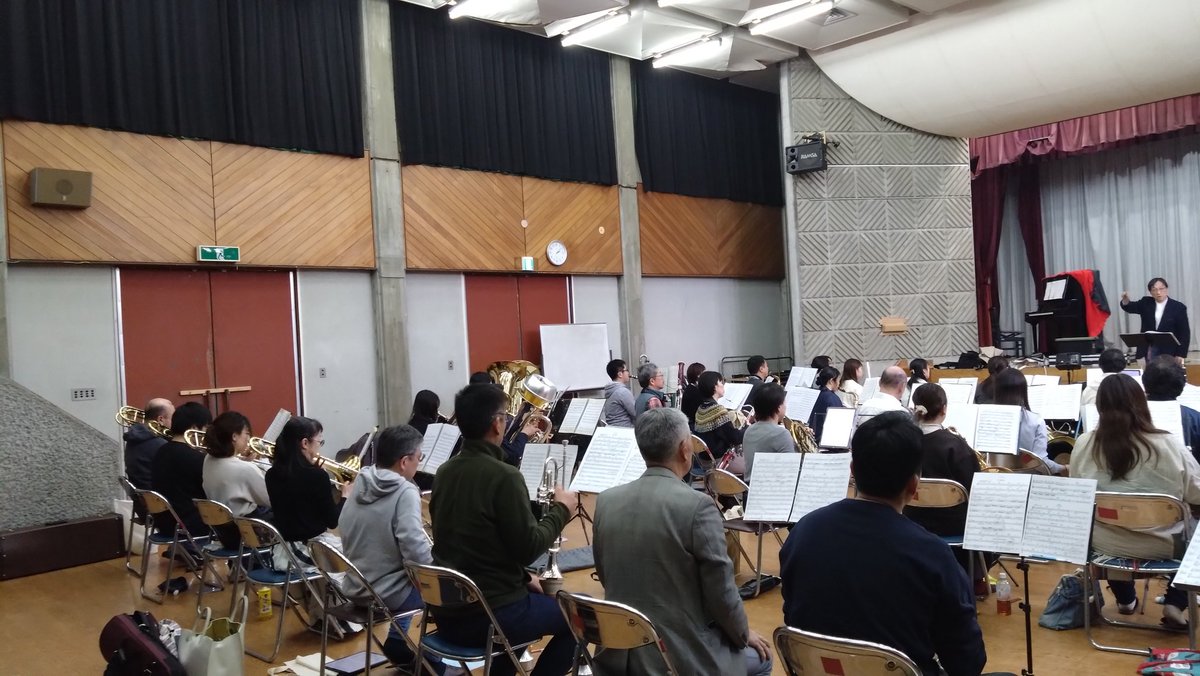 #定期演奏会 に向けて、津田先生にご指導頂きました。
​練習後は抜け殻になるほど、全員で音楽に没頭しました。
限界まで集中できる環境に感謝。
​最高のステージをお届けできるよう、この熱量のまま走り抜けます！🎺🥁