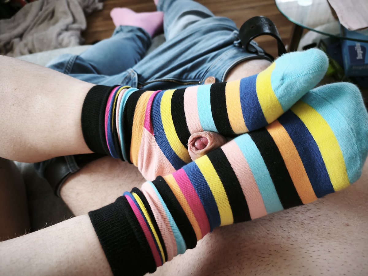 socks_sneakers's tweet photo. Sock Job with his little cock

#socks #socken #buntesocken #colorfulsocks #sockenfetisch #socksfetish #girlsocks #socksgirl #sockjob https://t.co/TUda80m7n4