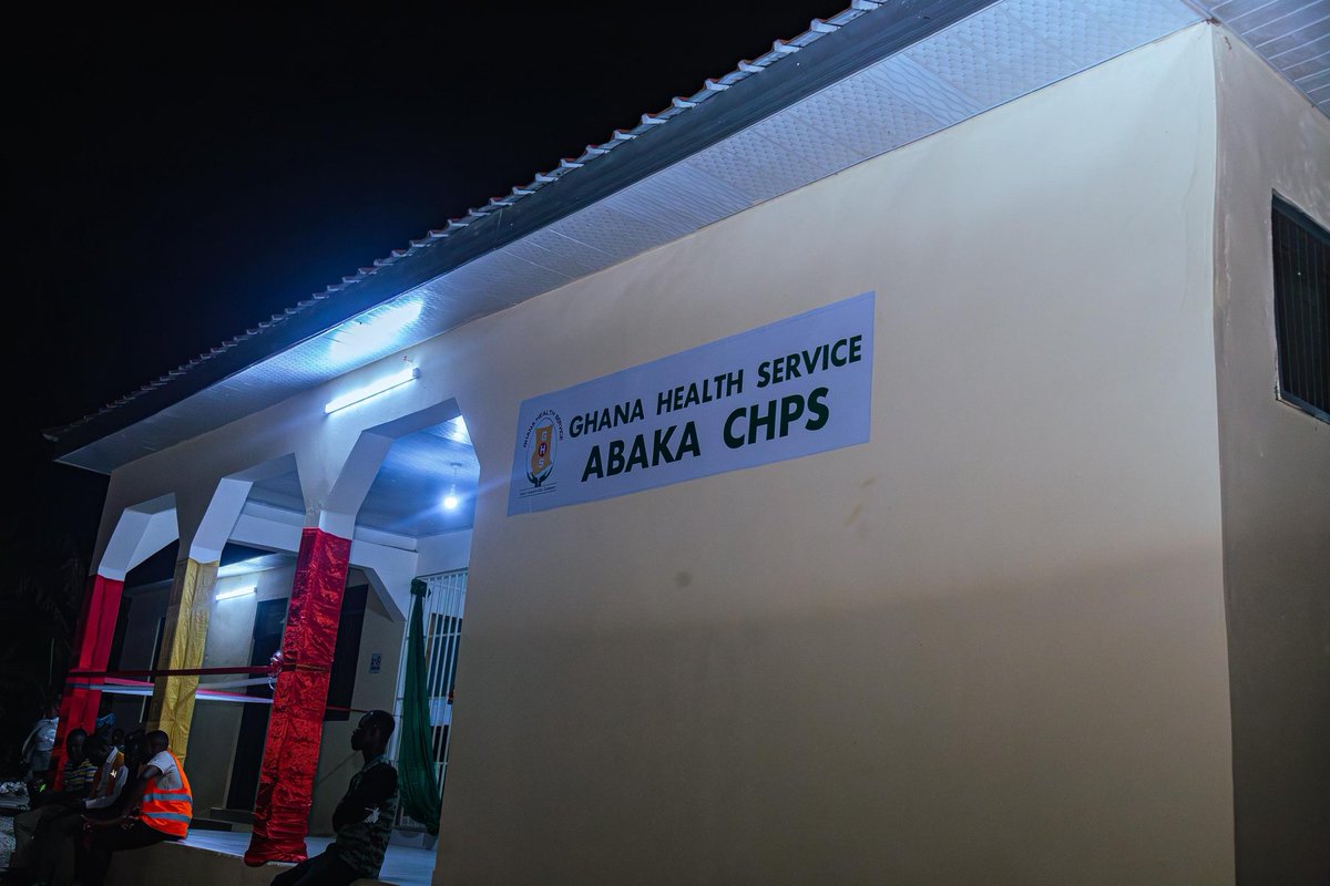 FelixKwakyeOfo1's tweet photo. There is much to report from the Abura Asebu Kwamankese Constituency where yesterday, we commissioned three School blocks at :

Srodofo Abaasa (Kindergarten)
Okyiriku( 6 unit Basic School)
Emprio ( 3 unit JHS Block

We also commissioned two CHPS Compounds at Nyamedom and Abakah where I donated modern health equipment to facilitate their operations.