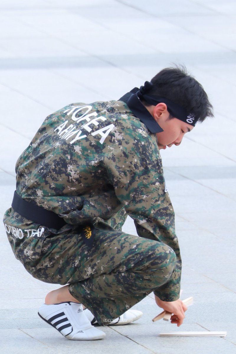 kalo ngeliat semua konten kwon soonyoung yang berseliweran di tl tuh seakan dia mengatakan dengan berani :

"abang rasa ini dunia abang, dek"

duhh