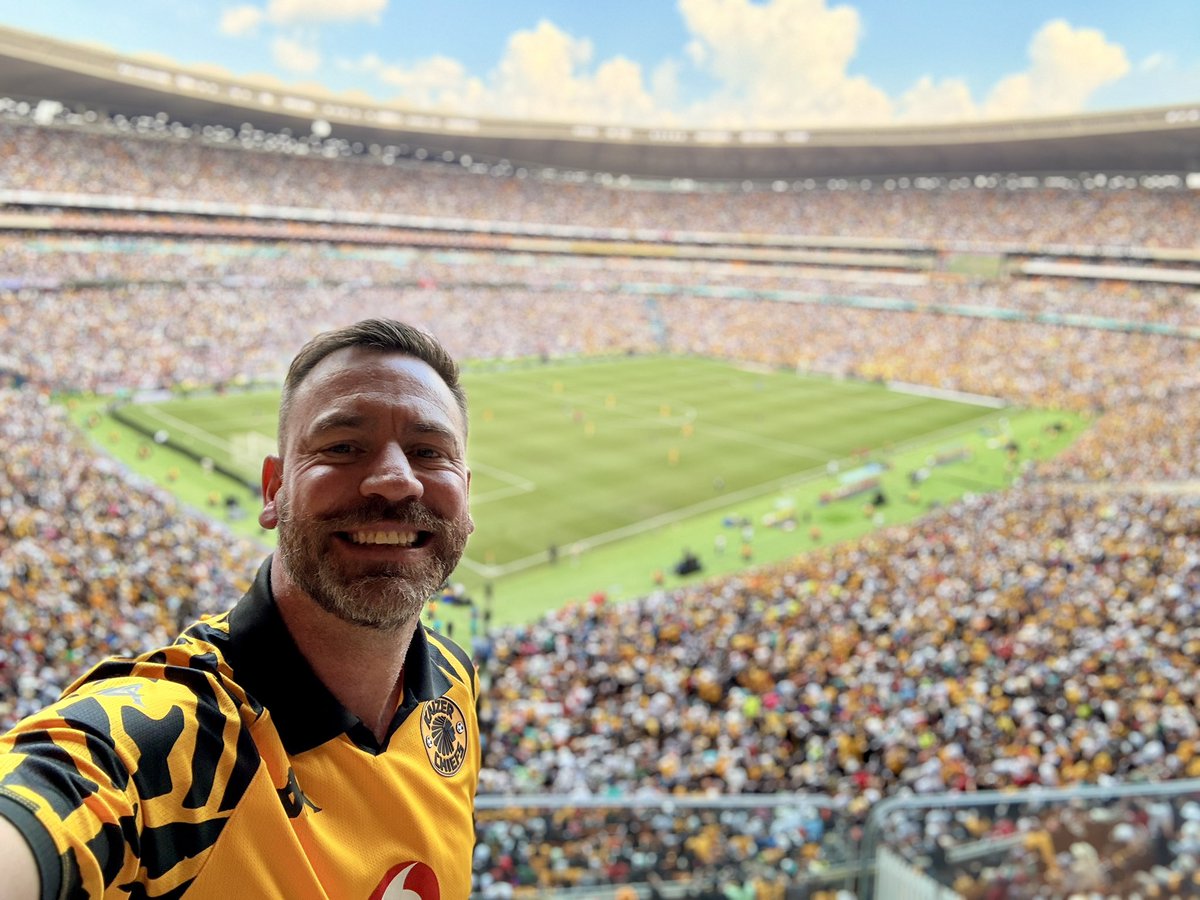 RoryPetzer's tweet photo. The score was kak, but the vibe definitely was not. Best day! ❤️ #SowetoDerby https://t.co/COExgIqAzd