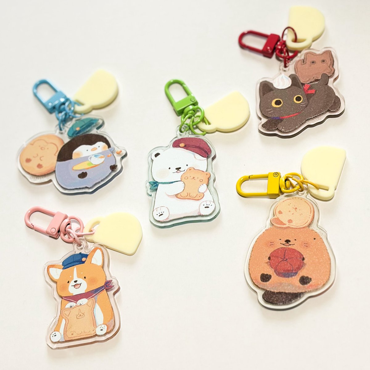 「ちゃこぺん展限定アクリルキーホルダーができました コップ型のチャームがついてくる」|fumika🐧プライズ化しました！のイラスト