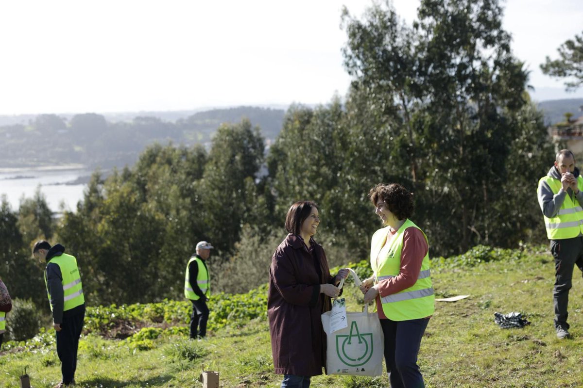 GobAsturias's tweet photo. 🛍️♻️ El 76% de la ciudadanía asturiana compraría más en el comercio local si es más sostenible. Para el 60,5% ya es decisivo.
➕ Ciencia extiende #ComercioVerde a Corvera, Mieres, Navia, Bimenes y Cabrales (ya en Avilés y Parres).
🔗 Más info: https://t.co/hqWIK1BzFr
#ComercioAsturias #Sostenibilidad