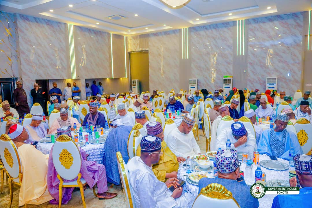 📢 📢

Governor Aliyu Earns Praise From Legislature, Judiciary Over Devt Drive - 

Read Here: thecabal.ng/governor-aliyu…