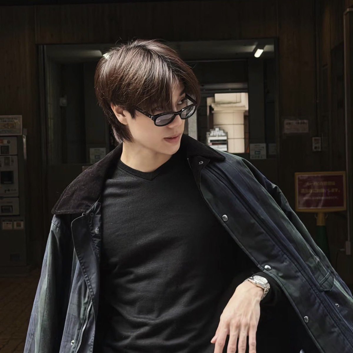 sfkkfs_'s tweet photo. ภูวินทร์ พี่ตั้งหล่อมากก 😎🤏🏻 https://t.co/Ennhj2KNw1