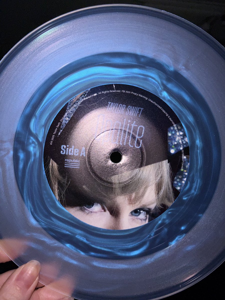 *･˚✧ ayaka ₊･*⭐︎ swiftie tweet media