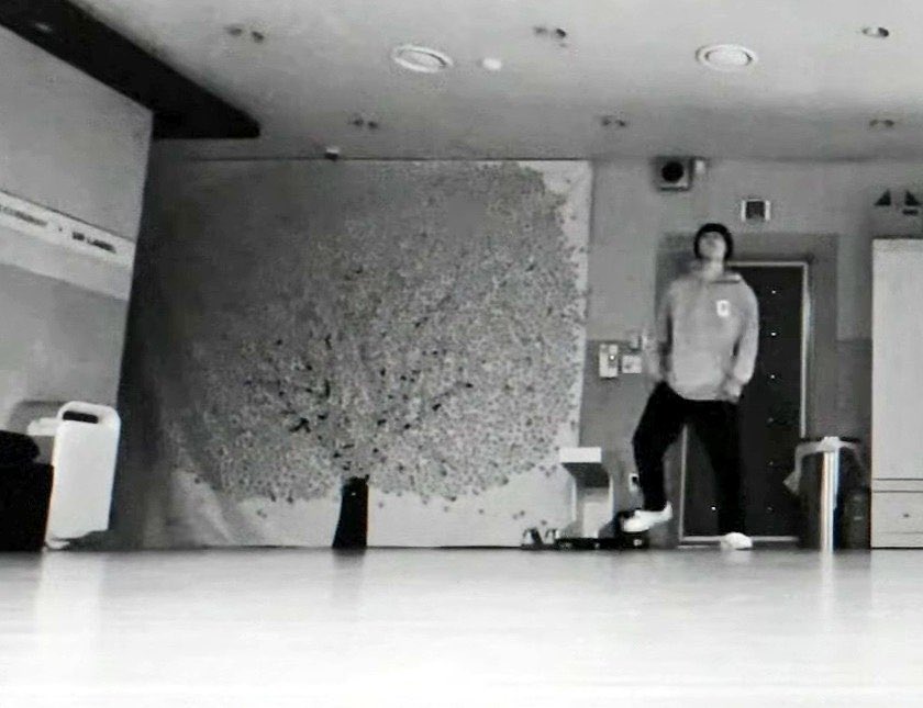 "Just one thing I want you to know
that I was born when you say love me" - Miss me, Hanbin

ตอนที่ได้ฟังท่อนนี้ภาพตอนฮันบินยืนอ่านข้อความที่ไอดีเขียนให้เป็นชั่วโมงก็ลอยขึ้นมา ขอบคุณจริง ๆ ที่กลับมา ไม่ว่าจะเป็นช่วงเวลาที่ตกต่ำหรือรุ่งเรืองที่สุด ไอดีจะอยู่กับฮันบินเสมอ รักนะ