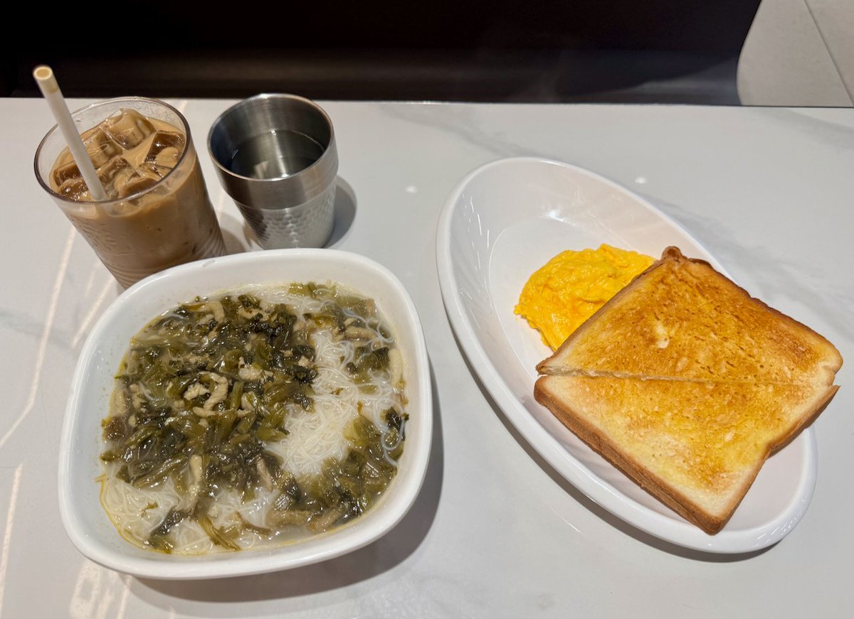 Chris Arnade 🐢🐱🚌 tweet media