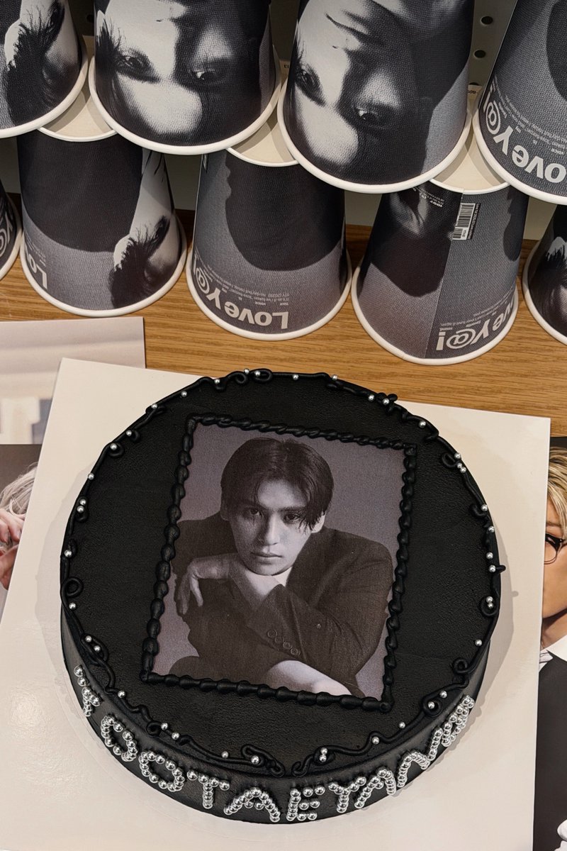 𝐎𝐝𝐝 tweet media