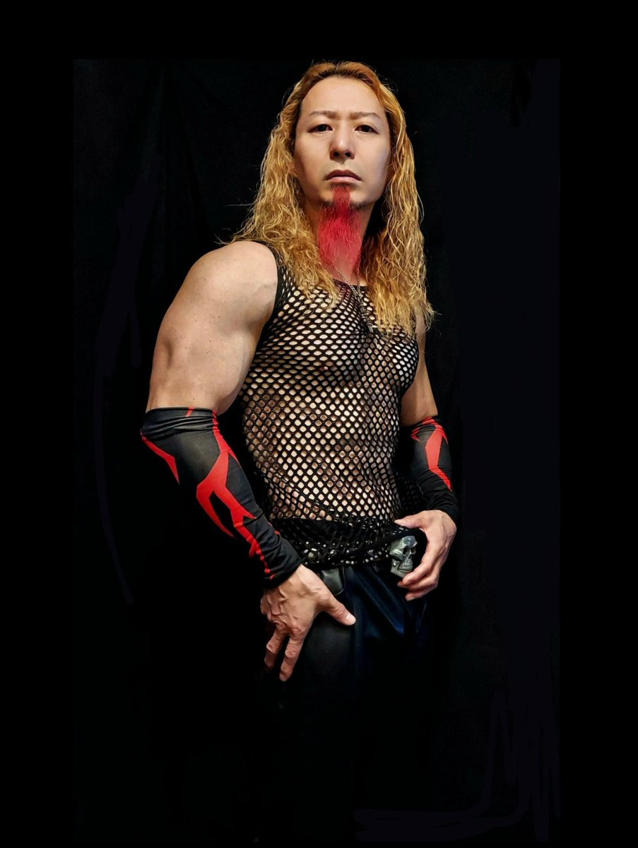 VALANKING027's tweet photo. プロレスの対戦相手は115kg!俺は70kg問題ないぜ!メタルバンドで鍛え上げられた鋼鉄のハートが俺を燃え上げ地獄の筋トレで打たれ強い身体を身に付けた!!!
#superbeast #ヴァラン #metal #valan https://t.co/a44ImdfbtT