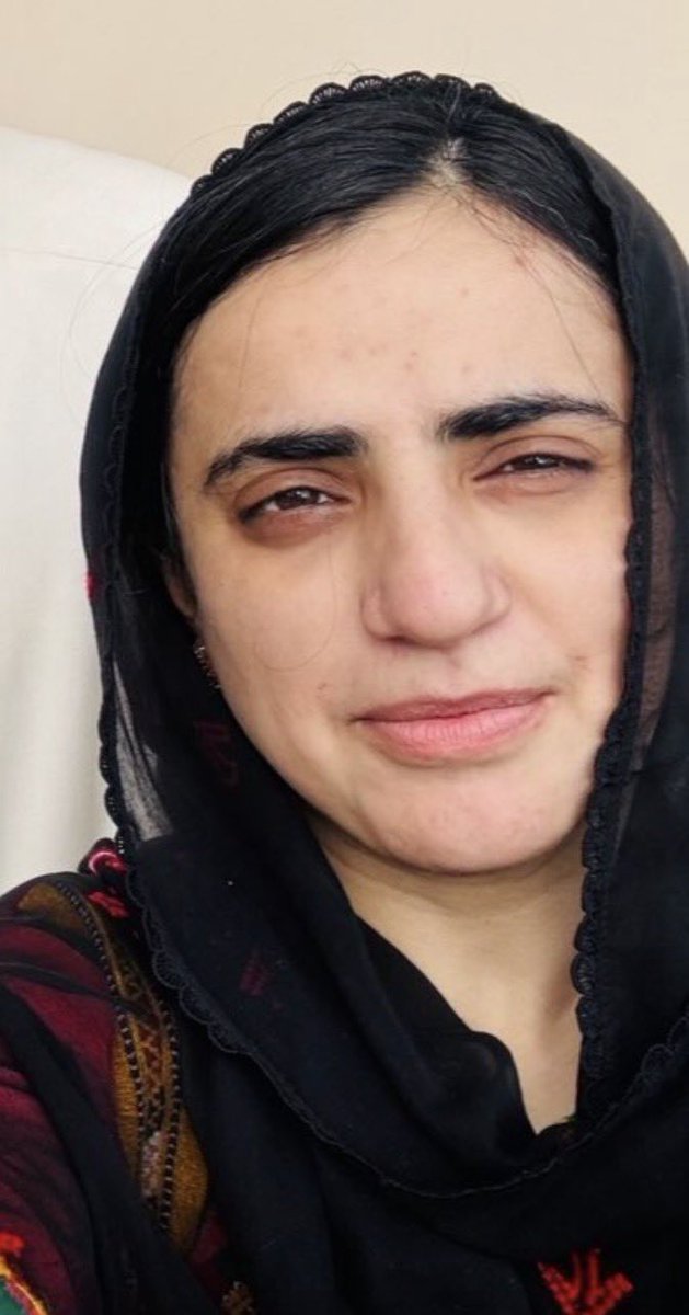 shufgta64597's tweet image. Human rights activist Mahrang Baloch, imprisoned in Quetta Central Jail, is facing worsening health. Medical tests were delayed, and MRI reports later revealed serious spinal problems. She is still not receiving full treatment or bail. #MahrangBaloch #BYC