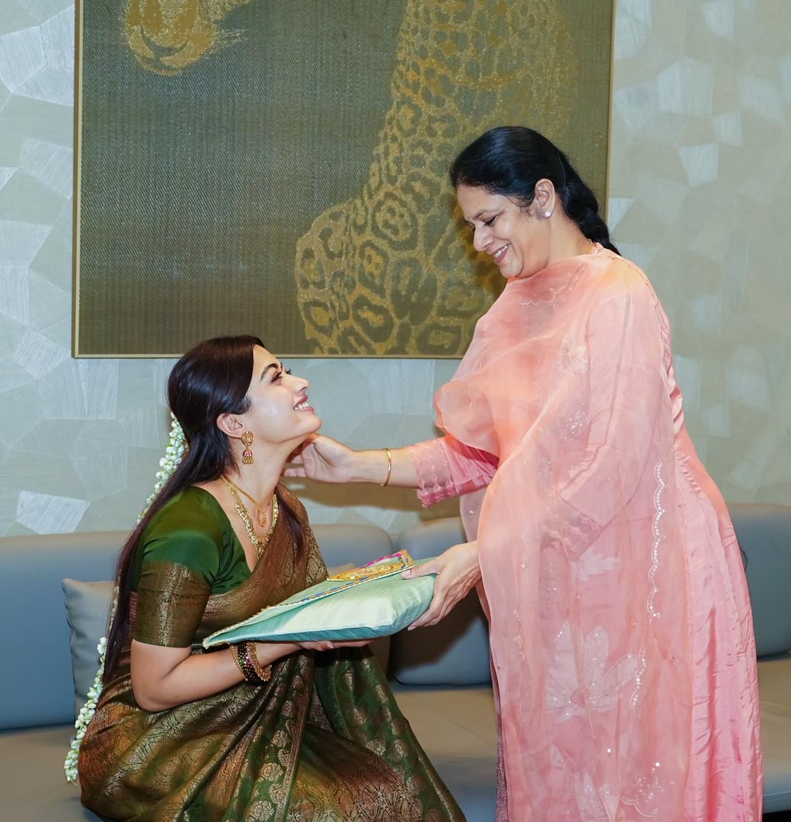 Met the honorouble Chief Minister of Telangana <a href="/revanth_anumula/">Revanth Reddy</a> garu and Geetha garu and Nymisha ! ❤️❤️ 

It was so soo lovely spending time with you and having those wonderfully sweet conversations!! ❤️ also thank you for the beautiful gift.. I’ll pakka wear it for something