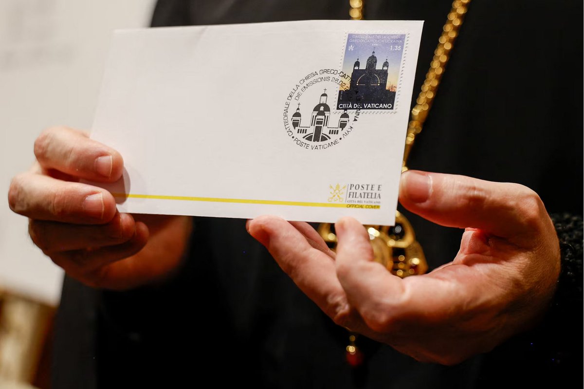 Un nouveau timbre collector: le service postal du Vatican a émis un timbre en l'honneur des gréco-catholiques d'Ukraine. On y voit le siège de l'Eglise à Kiev, la cathédrale de la résurrection, pendant une coupure de courant.

Un subtil et rare engagement politique de Rome.