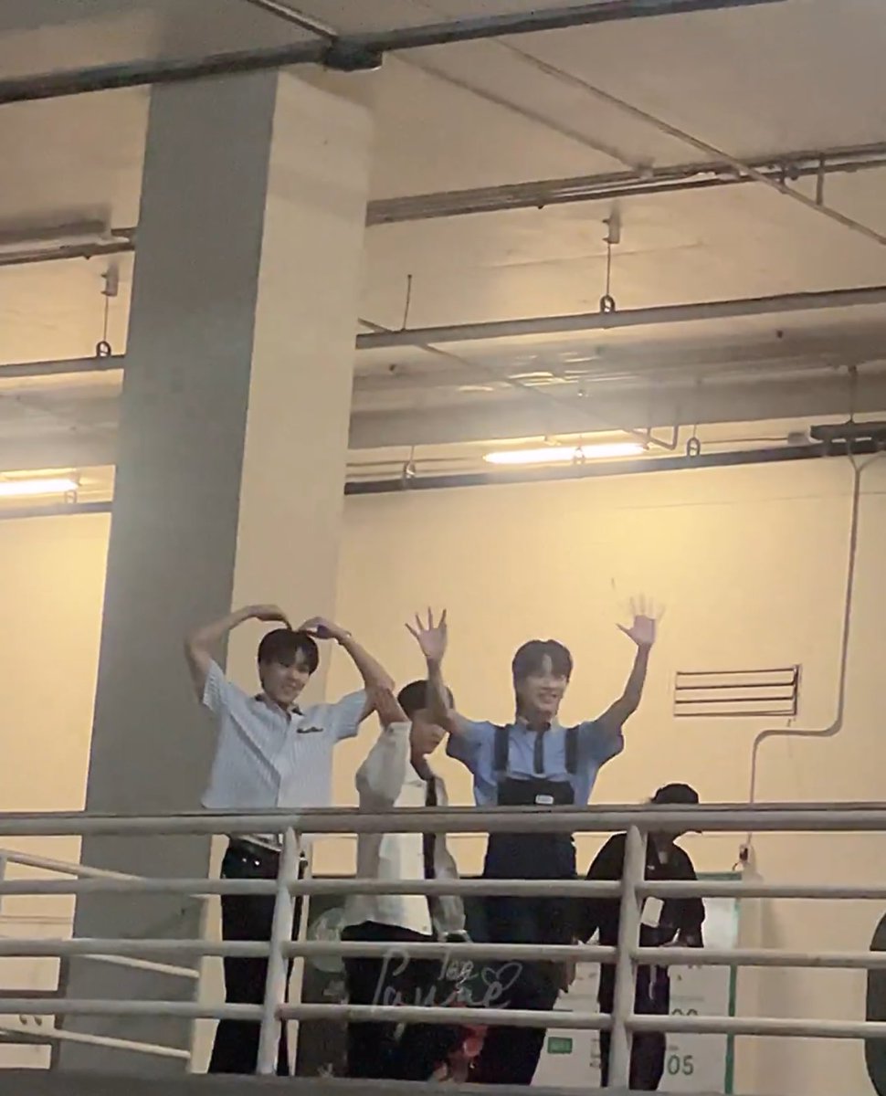 เติบโตอย่างแข็งแรงช้าๆแต่มั่นคง 🫳🏻🫳🏻

✨ #auautnp #savewrg  #auausave