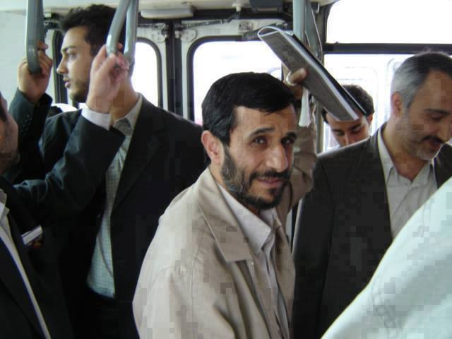 Parece que el país más peligroso del mundo (cuyo perro de presa es EEUU), ha matado a Ahmadinejad.
Pocos días después de que finalizara la presidencia de Mamud Ahmadinejad en Irán, en Agosto de 2013 tras cumplir dos mandatos consecutivos de cuatro años, volvió a ejercer como