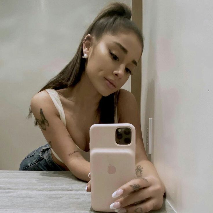 arianastills's tweet photo. ⋆｡‧˚ʚ ❀ ɞ˚‧｡⋆ https://t.co/wTVXtsIw6q