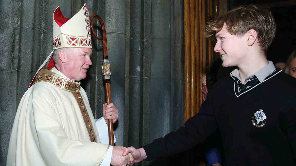 «I giovani cattolici chiedono Dottrina, non esperimenti progressisti o dibattiti infiniti».

~Mons. Niall Coll, vescovo di Raphoe (Irlanda)